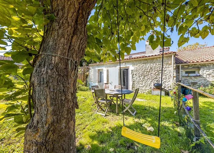 Maison De D'amelie Tatil Evi Saint-Germain-dʼEsteuil